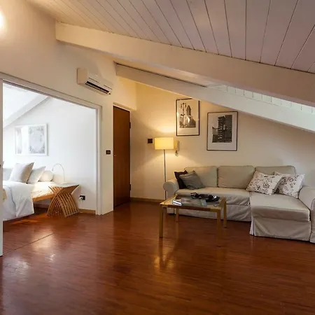 Mansarda Charme Apartamento *